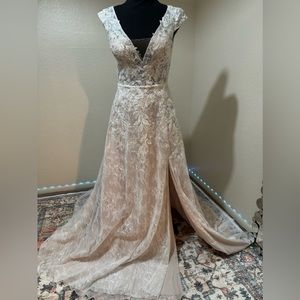 New with Tags size 6 Melissa Sweet wedding gown